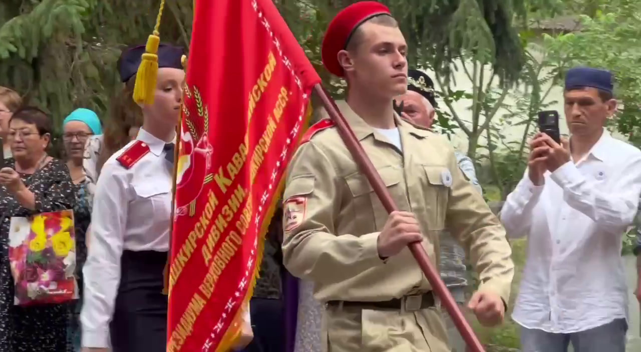 Состоялось открытие восстановленного Мемориала Советским Воинам в п.г.т Штеровка!