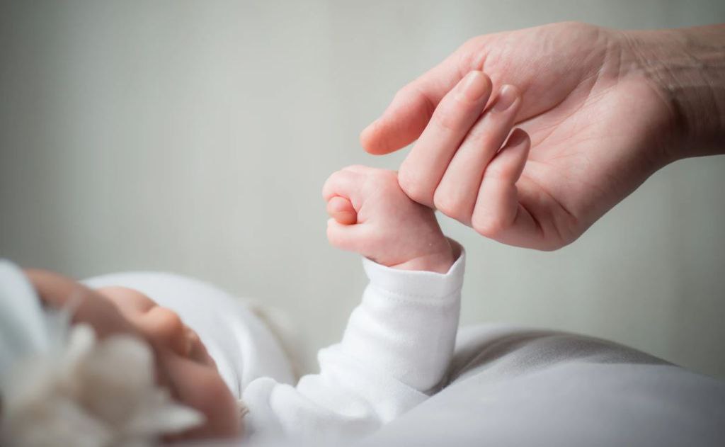 Профсоюз оказывает материальную помощь при рождении ребенка