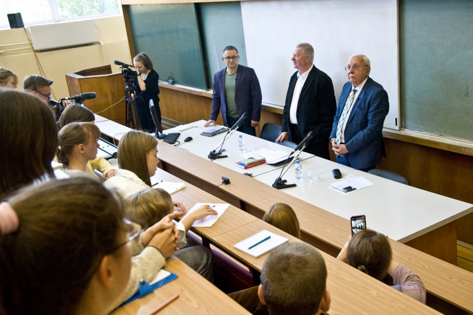 13 сентября в МГУ прошла встреча студентов с председателем ФНПР Михаилом Шмаковым.