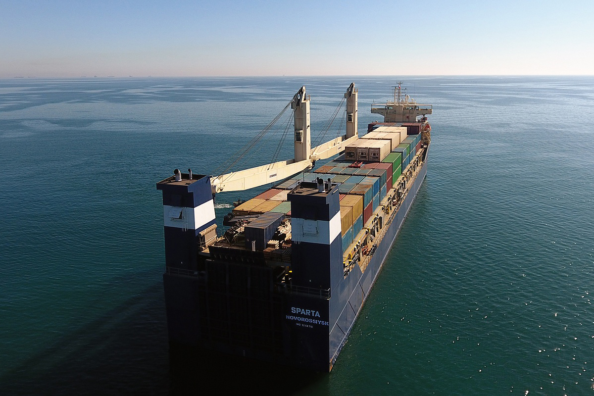 Транспортную безопасность Калининградской области усилили грузовым судном Sparta