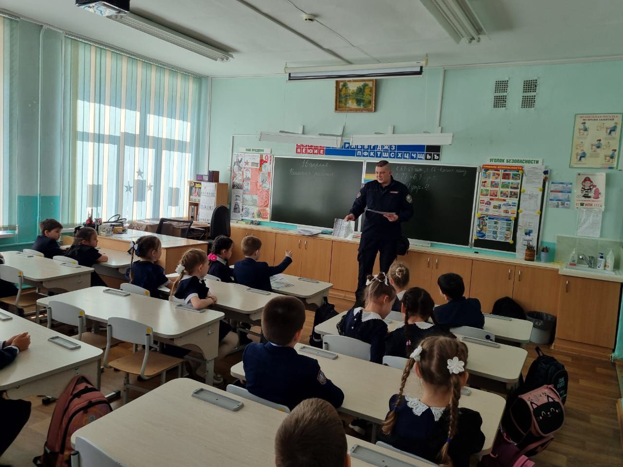 Лекция по антитеррористической безопасности со служебными собаками