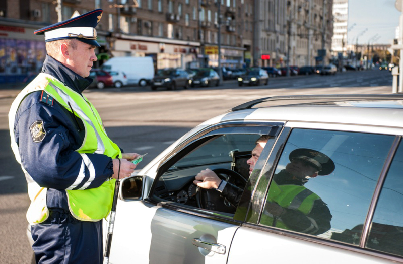 Права водителя не давать показания при остановке ГИБДД