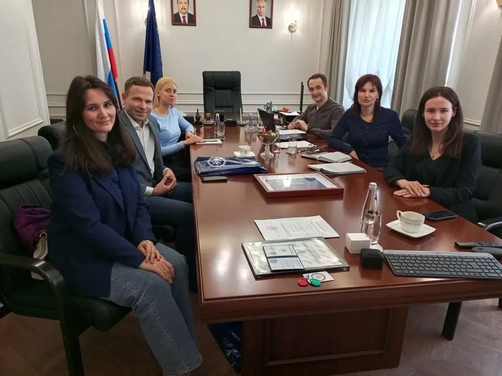 Рабочая встреча представителей «Ассоциации работодателей внеуличного транспорта России», Общероссийского отраслевого объединения работодателей «РОСТРАНСБЕЗОПАСНОСТЬ» и Профсоюза работников транспортной безопасности