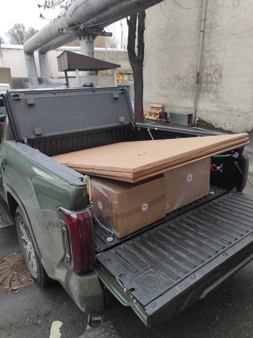 Доставлена очередная партия оборудования.