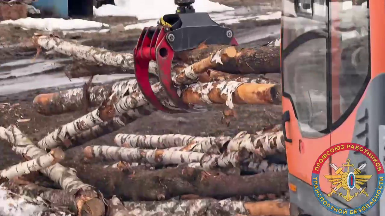 Профсоюз продолжает гуманитарную миссию по снабжению лесоматериалом подразделений ВС РФ