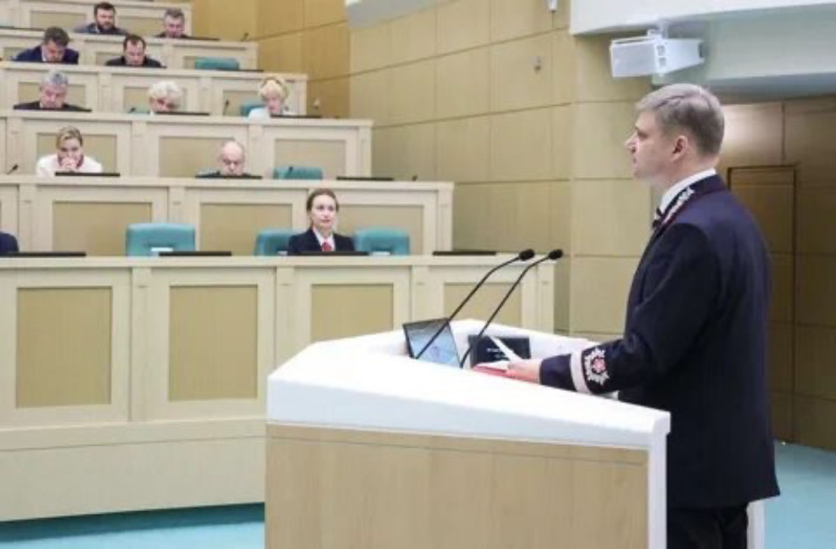 Олег Белозеров выступил на заседании Совета Федерации с информацией о перспективах развития железнодорожного транспорта в РФ