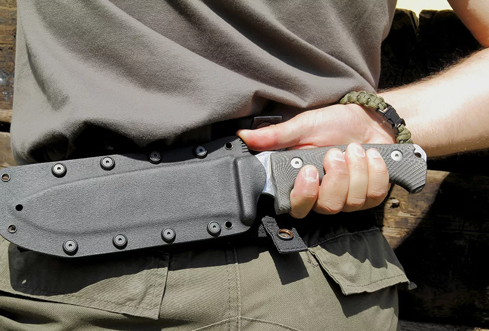 Ношение холодного оружия