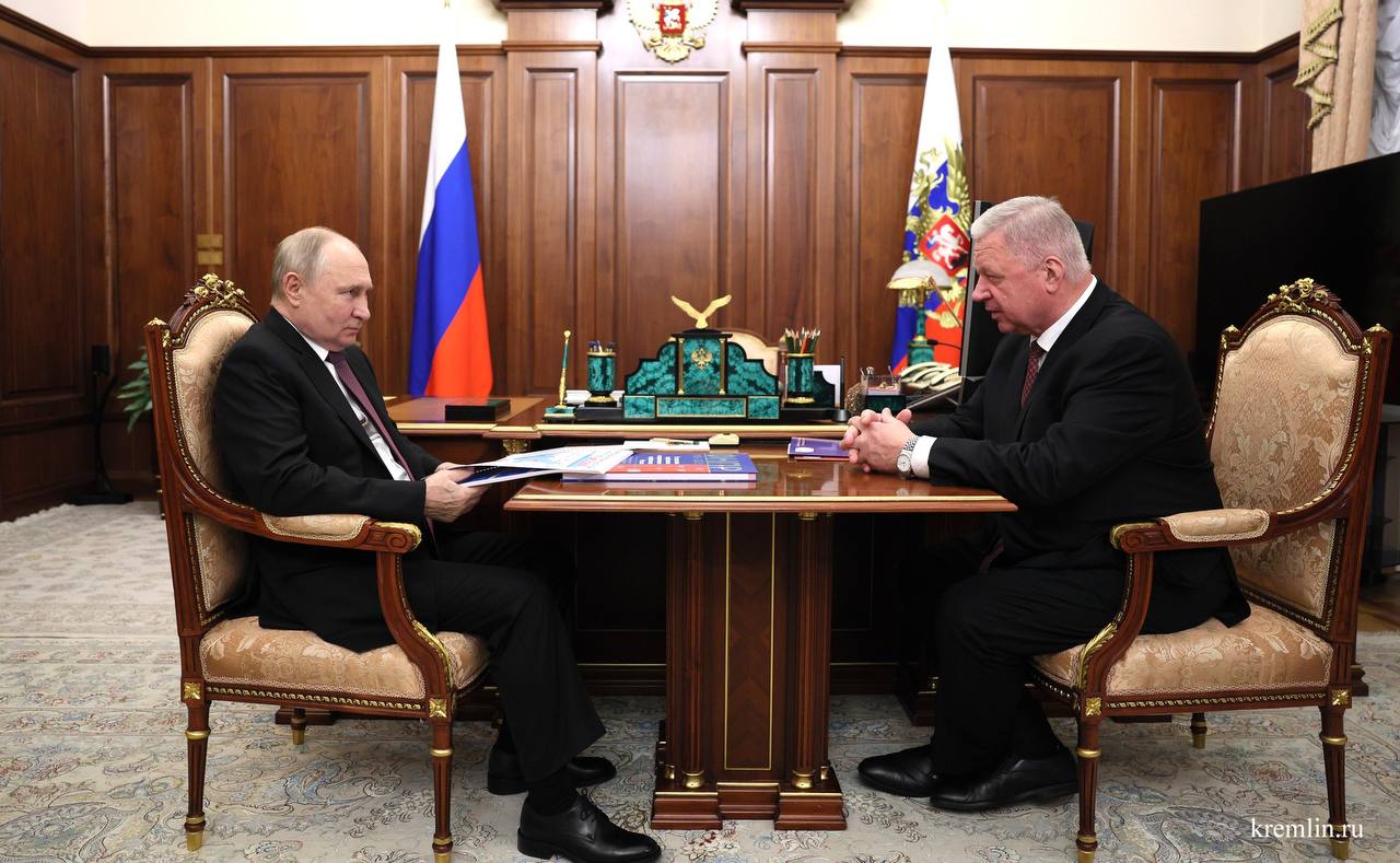 Владимир Путин обсудил с Михаилом Шмаковым ситуацию на рынке труда