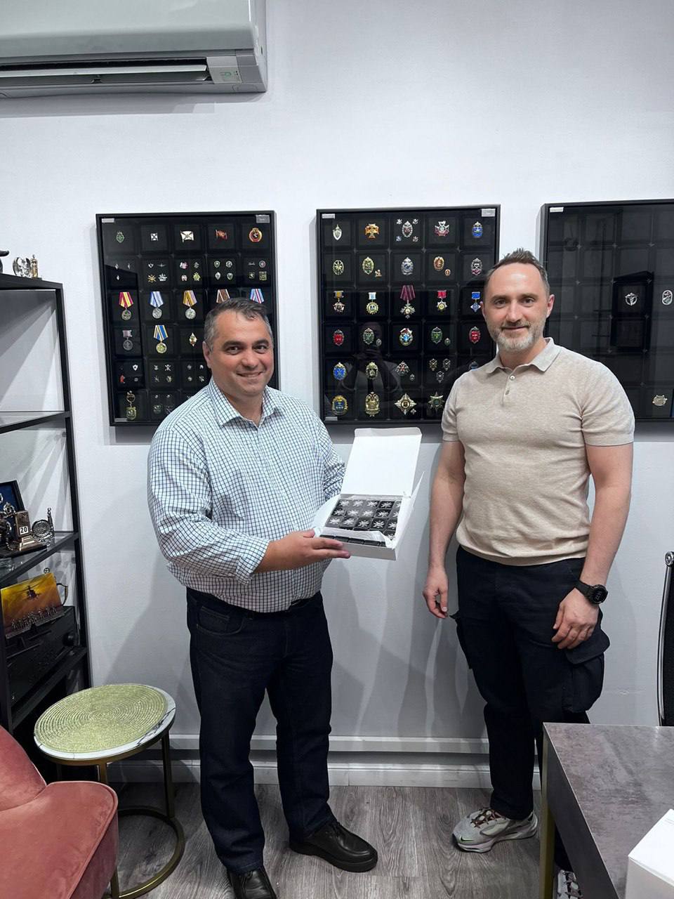 Новая партия профсоюзных знаков отличия