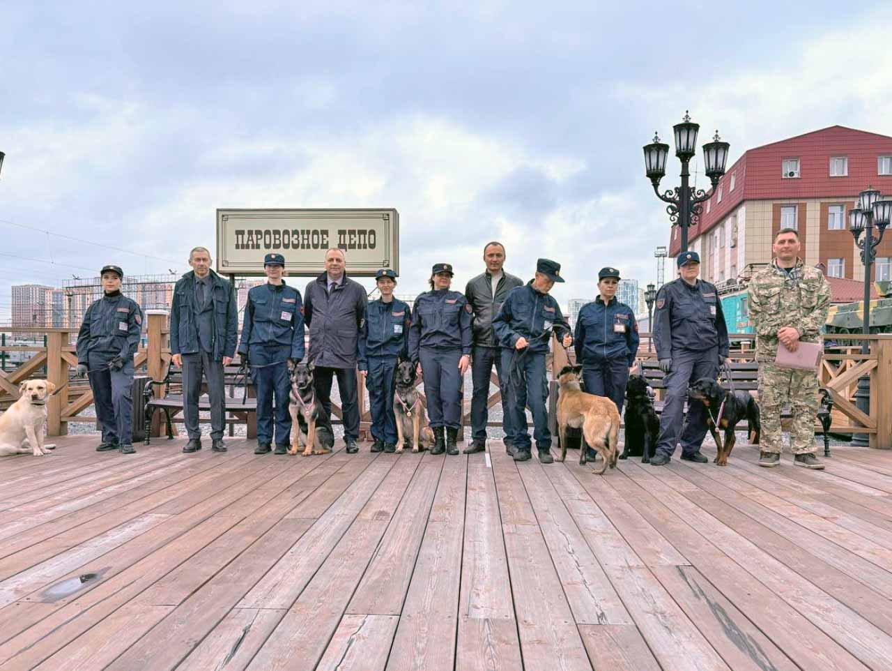 В Екатеринбурге прошли кинологические учения