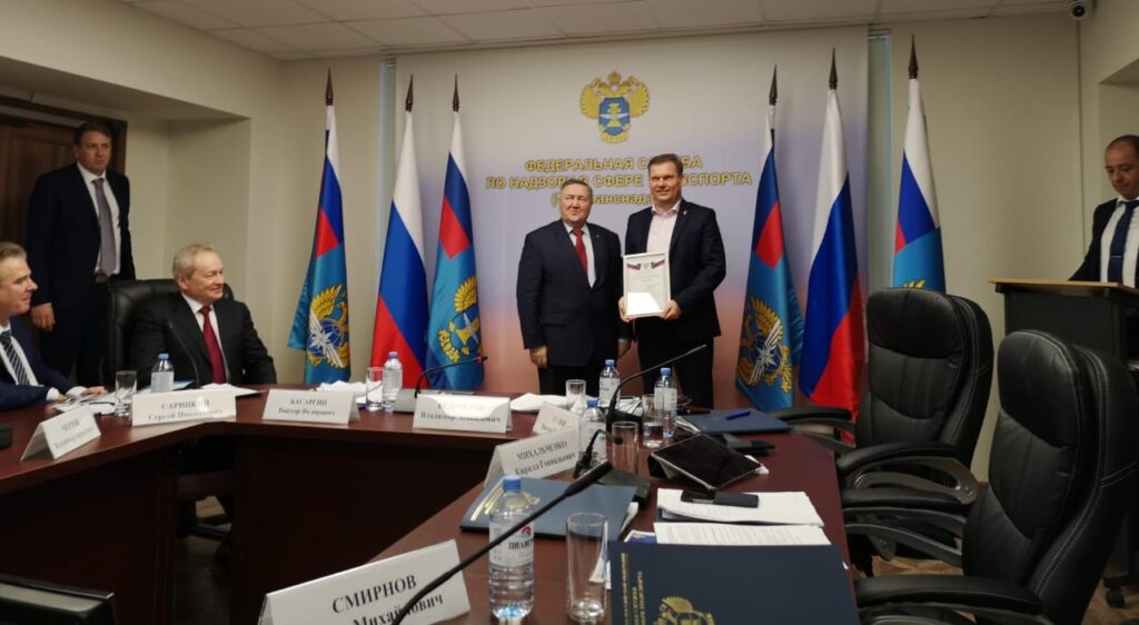 Председатель Правления Ассоциации «Транспортная безопасность» награжден благодарственным письмом Общественного совета при Федеральной службе по надзору в сфере транспорта.
