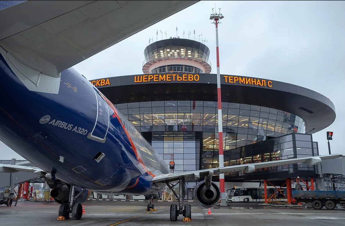В аэропортах Москвы и Санкт-Петербурга ввели максимальный уровень угрозы терактов
