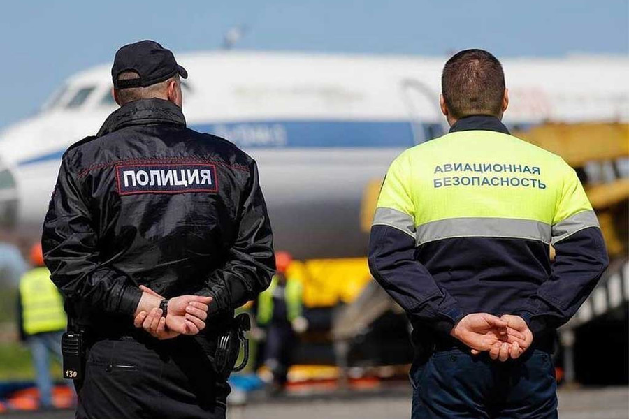Во Владивостоке привлекли к ответственности авиапассажиров, нарушивших транспортную безопасность.