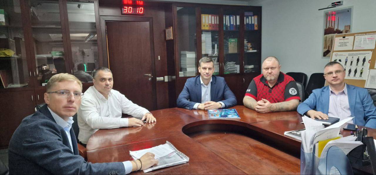 Провели важную рабочую встречу с директором Объединения предприятий безопасности «Набат» в г. Екатеринбург!