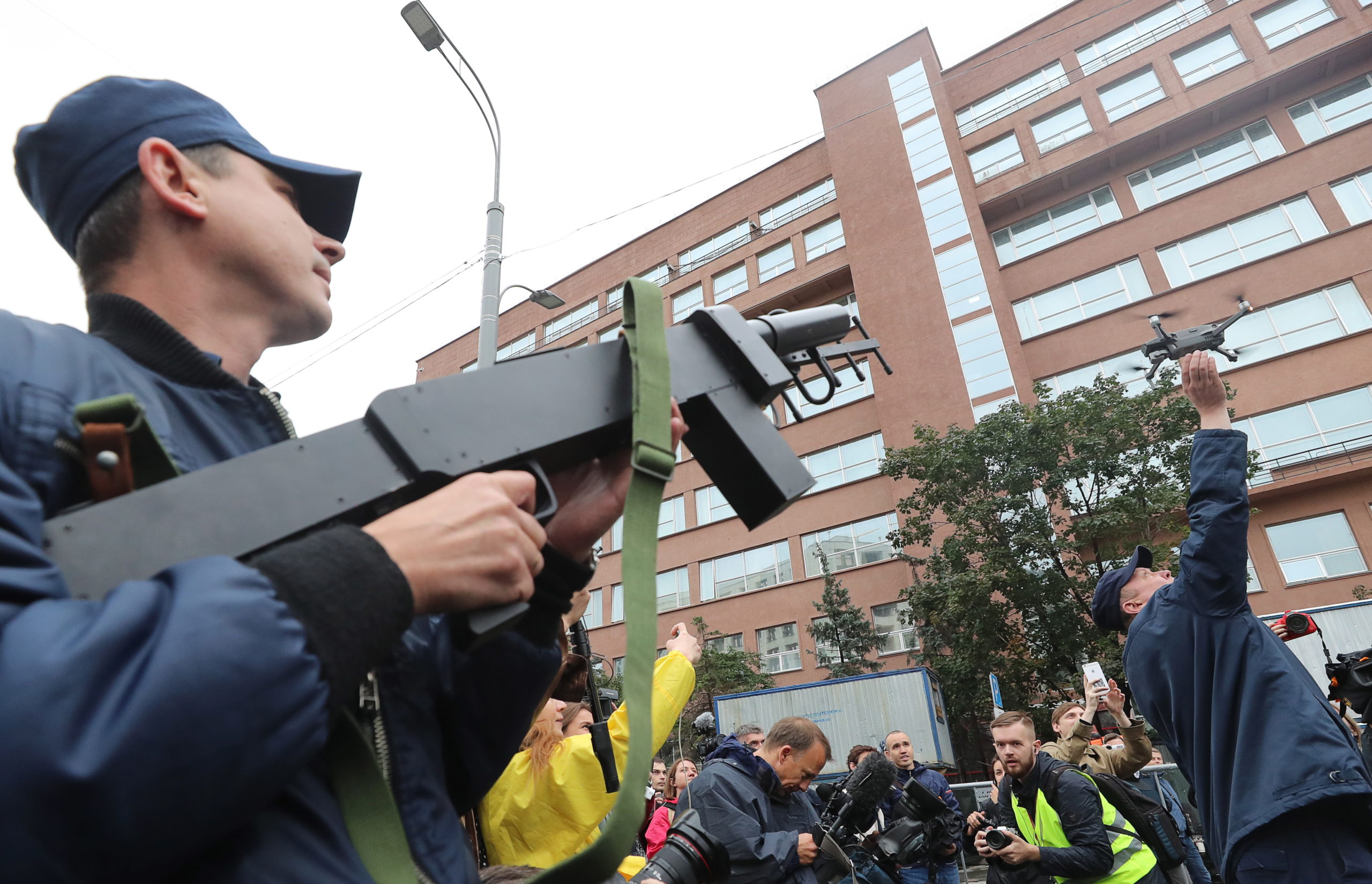 Сотрудникам ПТБ разрешат сбивать беспилотники.